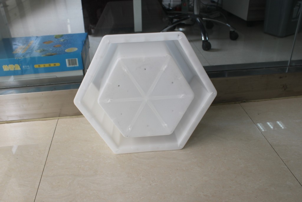 什么樣的六角塊護坡模具質(zhì)量才好？