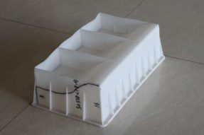 使用混凝土路側石塑料模具澆筑路側石過程中能否確定水泥混凝土配比？