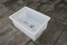 如何解決公路路沿石塑料模具在注塑過(guò)程開(kāi)裂的問(wèn)題？